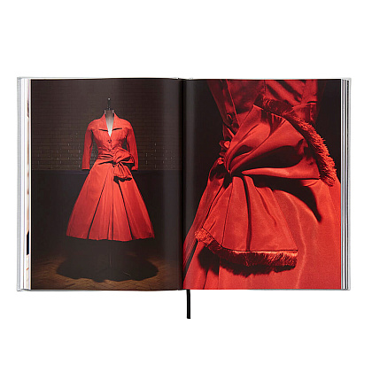 Книга на английском языке "Christian Dior", Oriole Cullen, Connie Karol Burks - 4