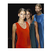 Книга на английском языке "50 Fashion Designers You Should Know", Simone Werle