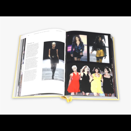 Книга на английском языке "Versace Catwalk" - 5