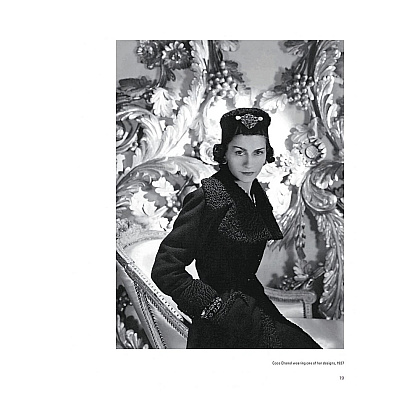 Книга на английском языке "50 Fashion Designers You Should Know", Simone Werle - 10