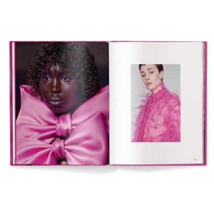 Книга на английском языке "The Pink Book. Fashion, Styles & Stories", Christiansen H. - 9
