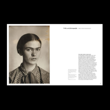 Книга на английском языке "Frida Kahlo: Her Universe", Jessica Maricarmen Serrano Bandala, Gerardo Estrada