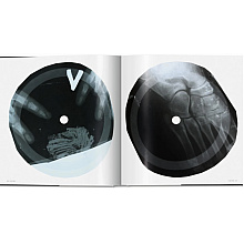 Книга на английском языке "Extraordinary Records"