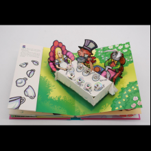 Книга на английском языке "Alice in Wonderland: Pop-up Book", Robert Sabuda