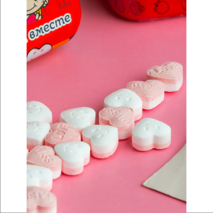 Драже "Love is...", клубника, 20 г - 2