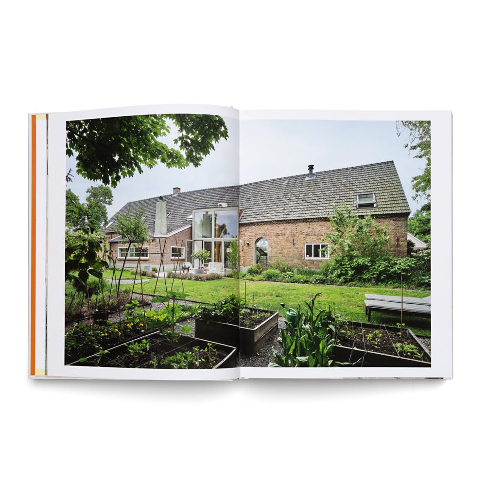 Книга на английском языке "Creative Homes. Interiors and Design in the Netherlands", Hulst R. - 7