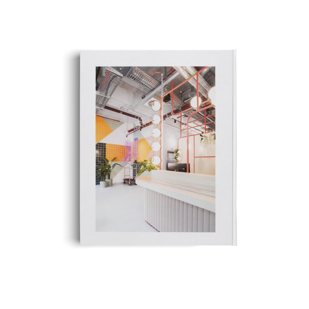 Книга на английском языке "Spatial Storytelling. Experience Architecture and Collage Design by studio aisslinger" - 2