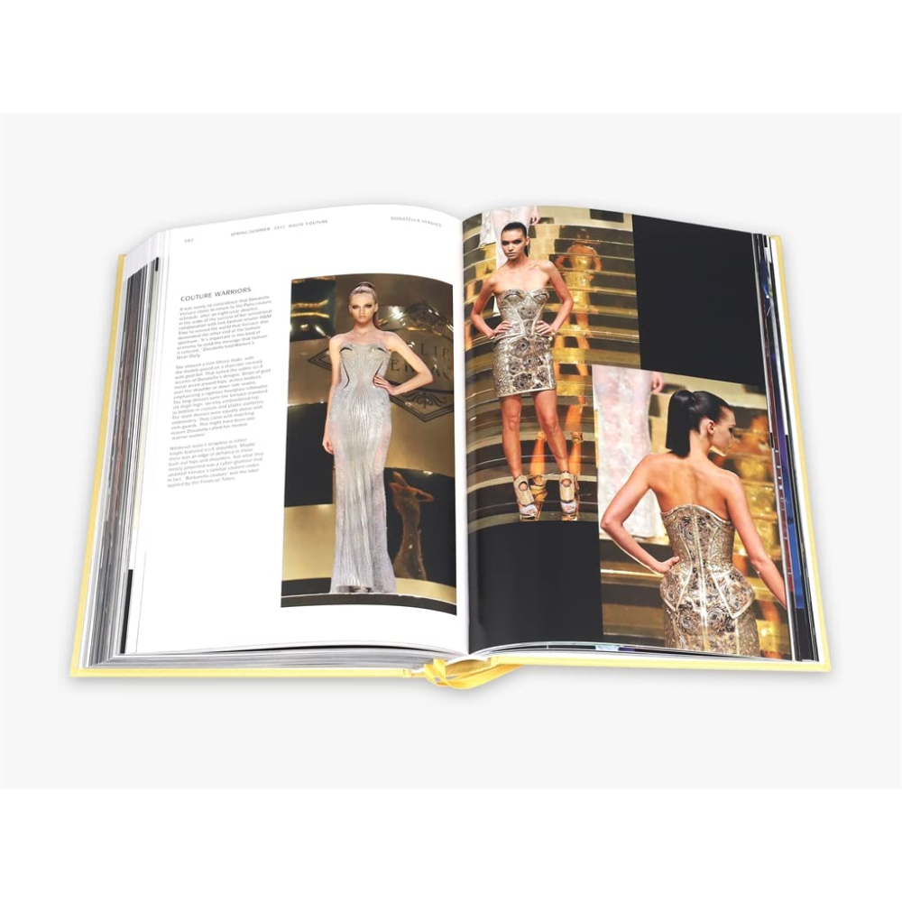 Книга на английском языке "Versace Catwalk" - 2