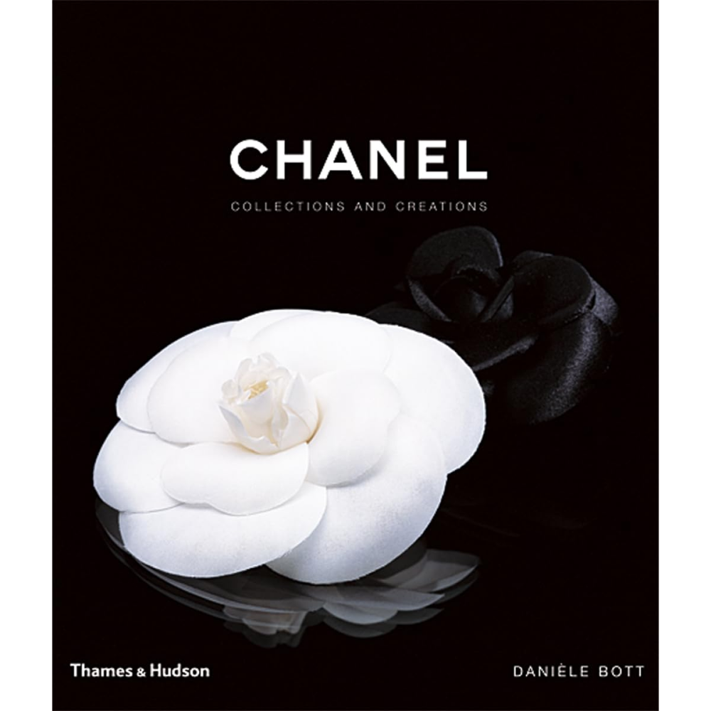 Книга на английском языке "Chanel Collections and Creations", Daniele B.