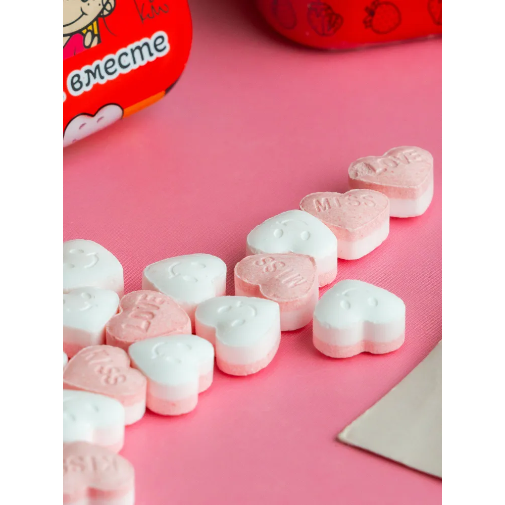 Драже "Love is...", клубника, 20 г - 2